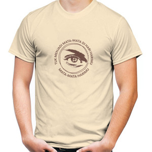 Kaos Tuk menjadi mata-mata di hari harimu 